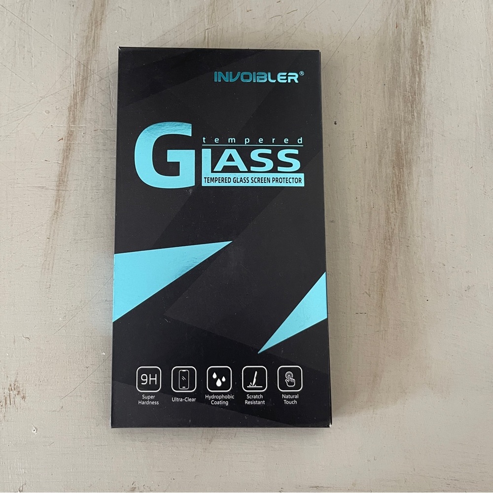Iphone pro screen protector (not for iphone 14 as per packaging)